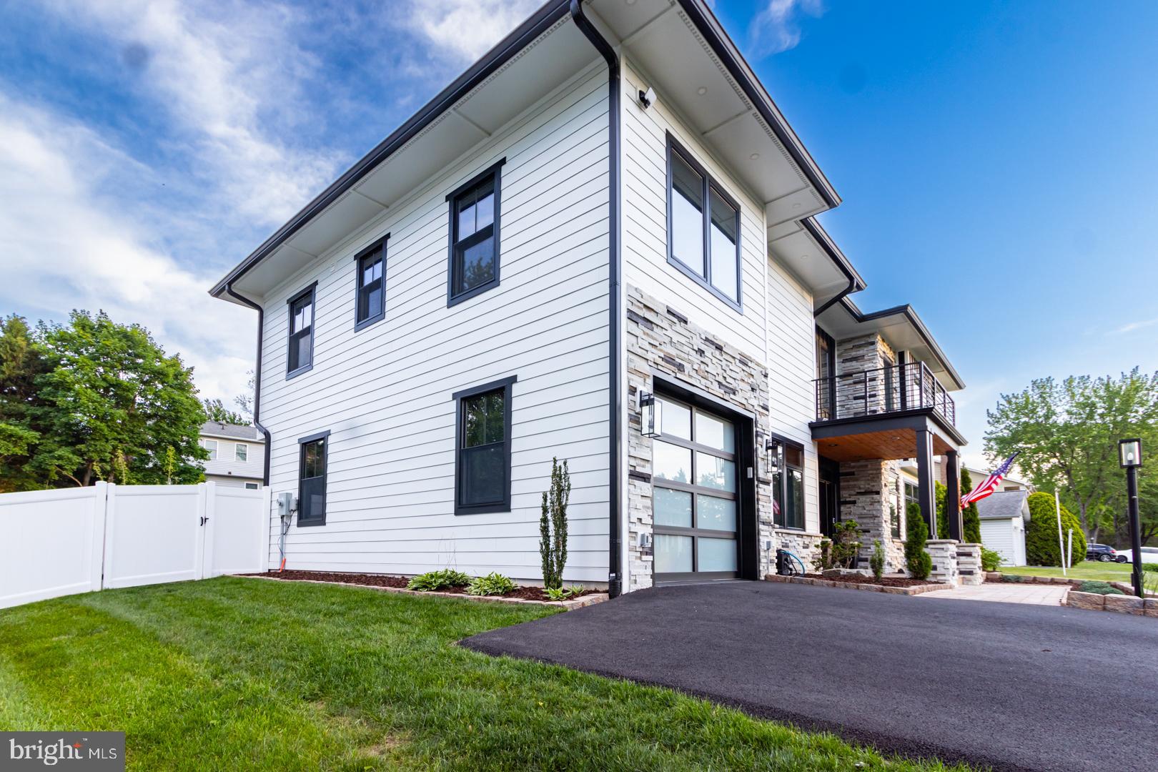 BROOKFIELD - Residential