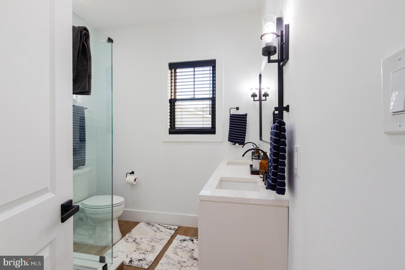 BROOKFIELD - Residential