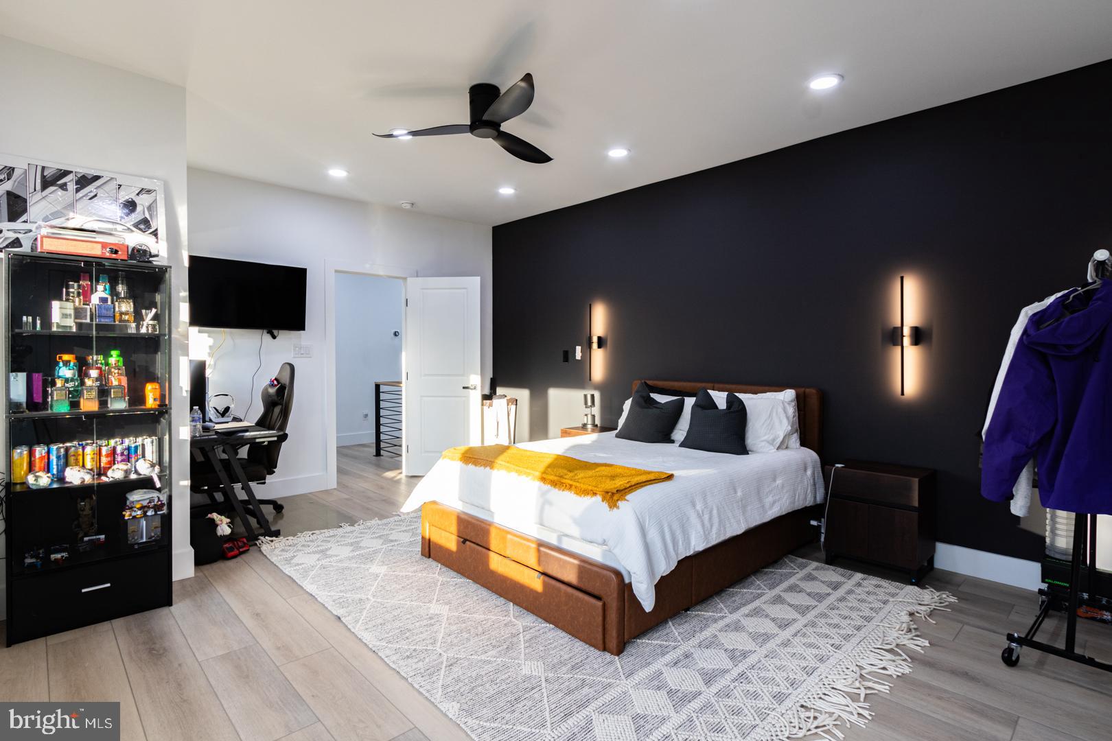 BROOKFIELD - Residential