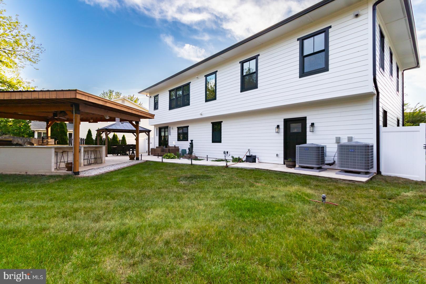 BROOKFIELD - Residential