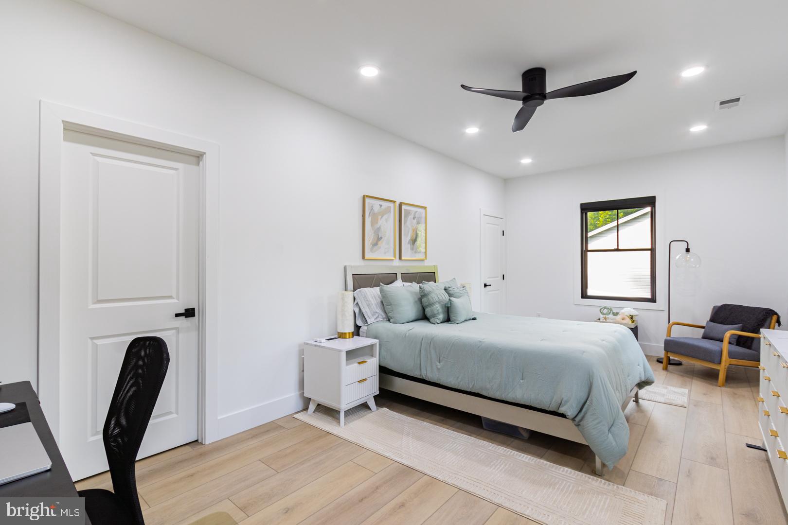 BROOKFIELD - Residential