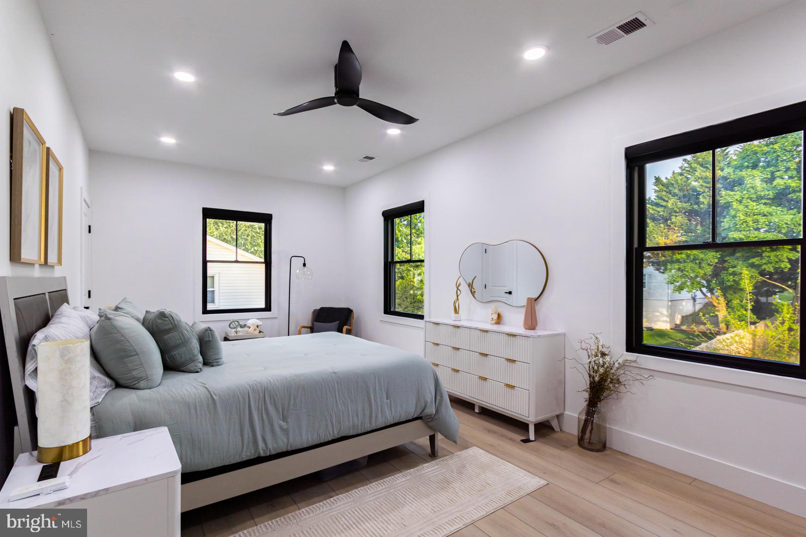BROOKFIELD - Residential
