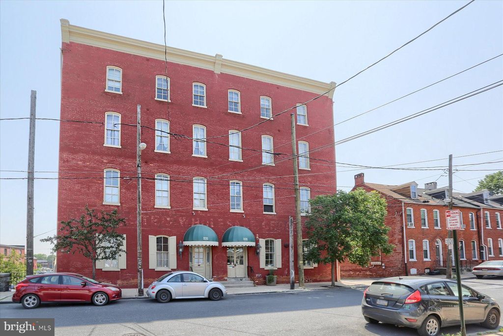 Photo of 231 N SHIPPEN ST #124, LANCASTER, PA 17602 (MLS # PALA2036286)