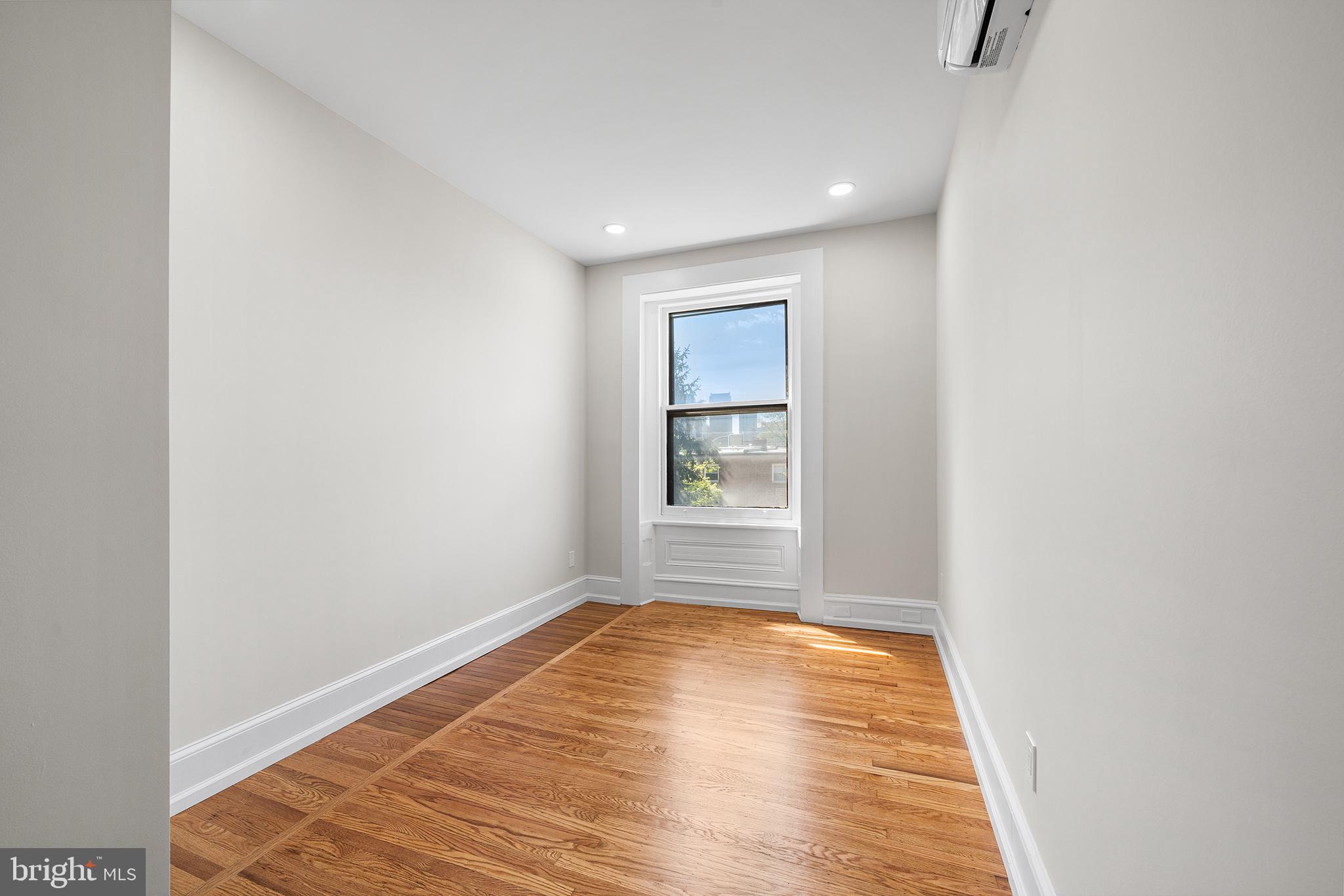 ART MUSEUM AREA - Residential Lease