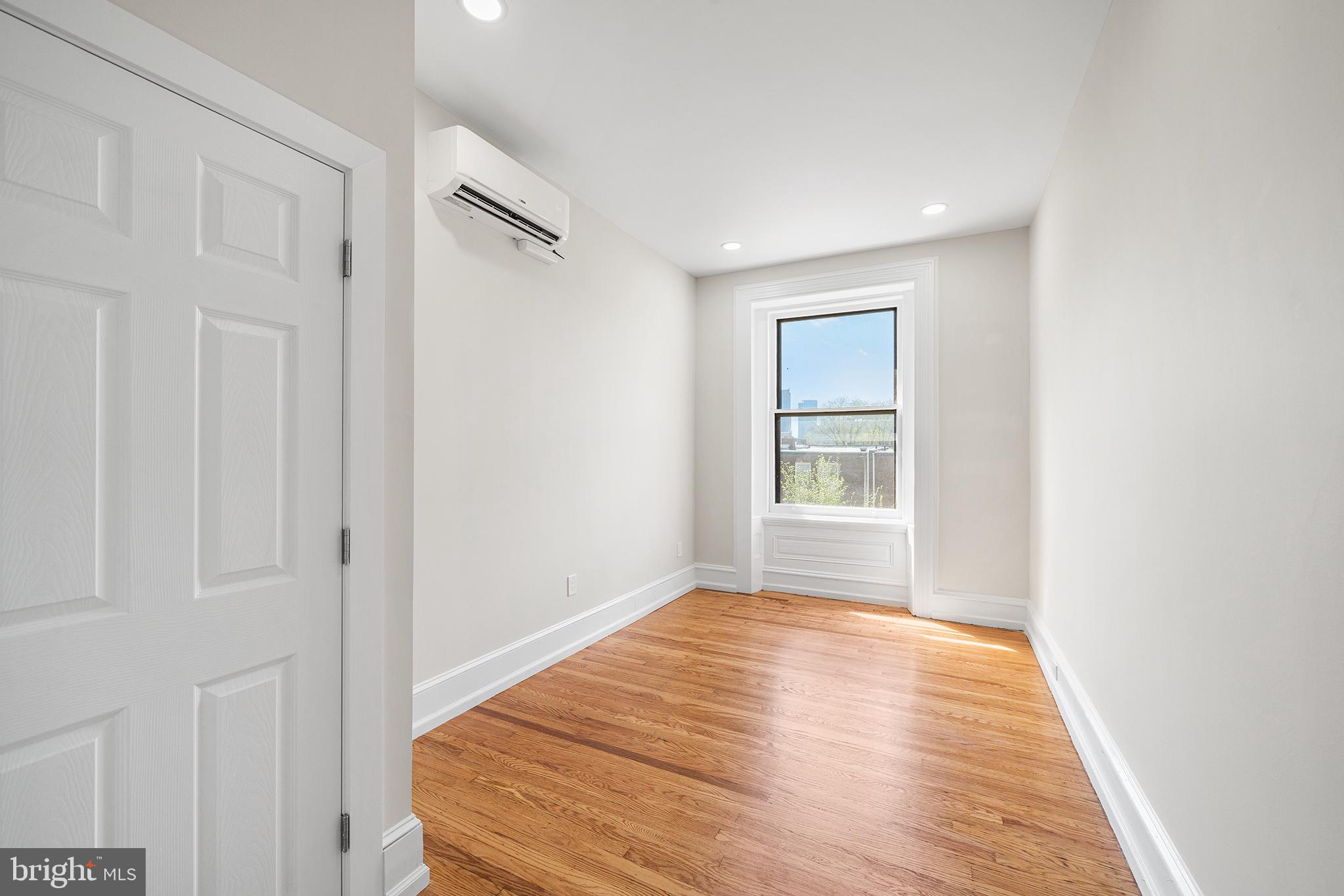 ART MUSEUM AREA - Residential Lease