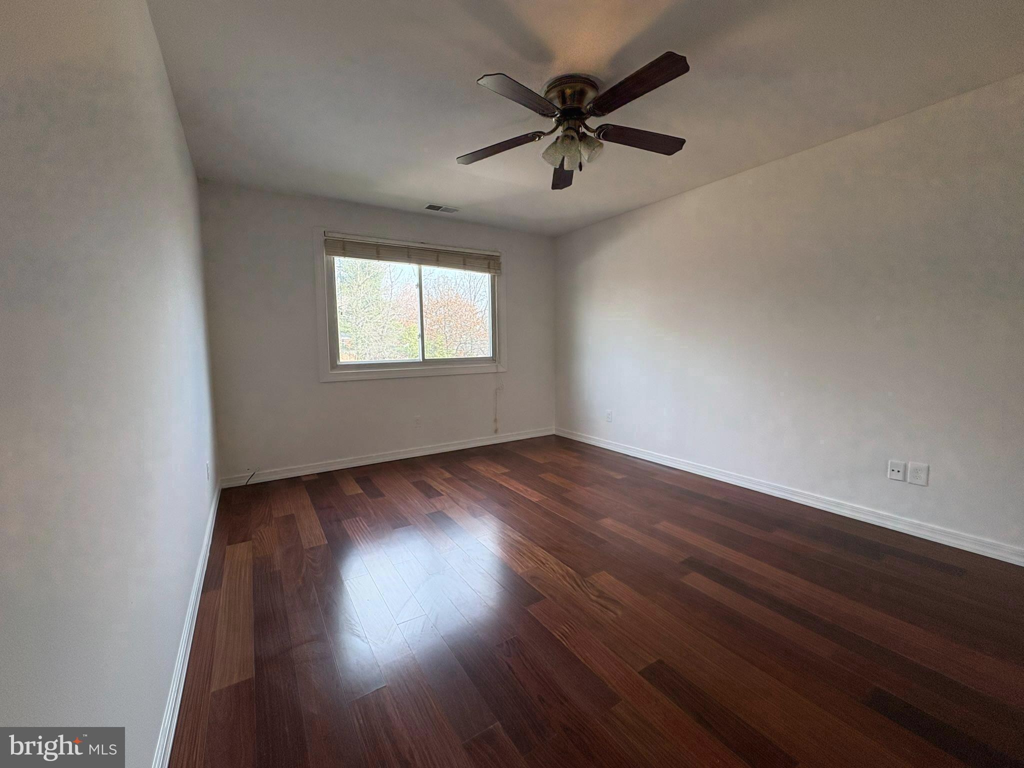 CROSS COUNTRY - Residential Lease