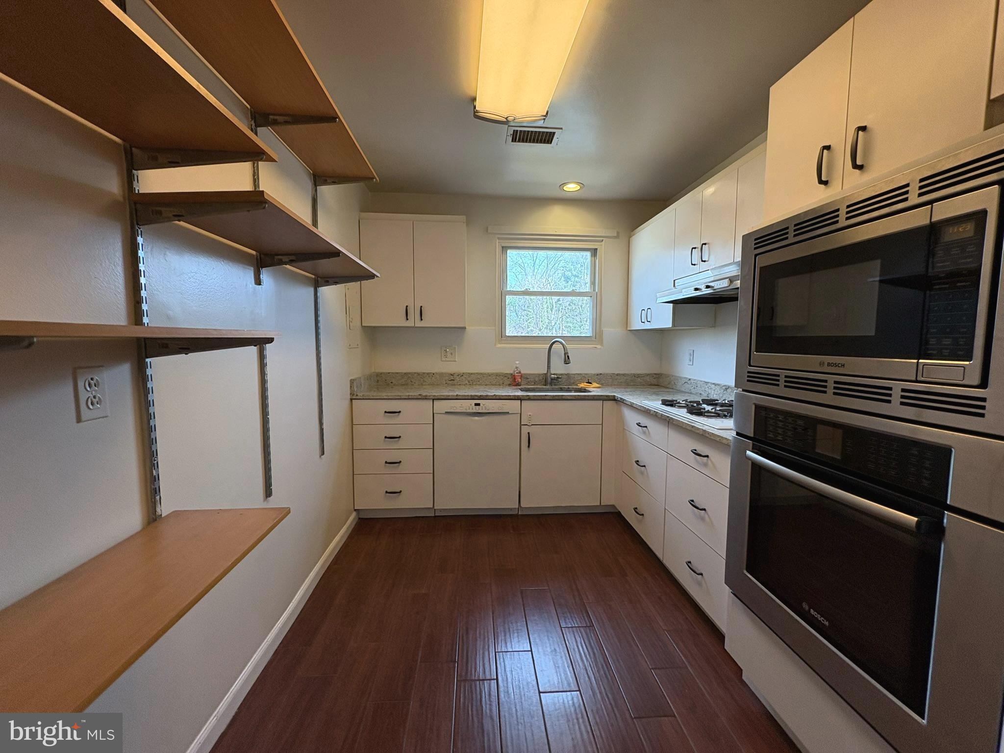 CROSS COUNTRY - Residential Lease