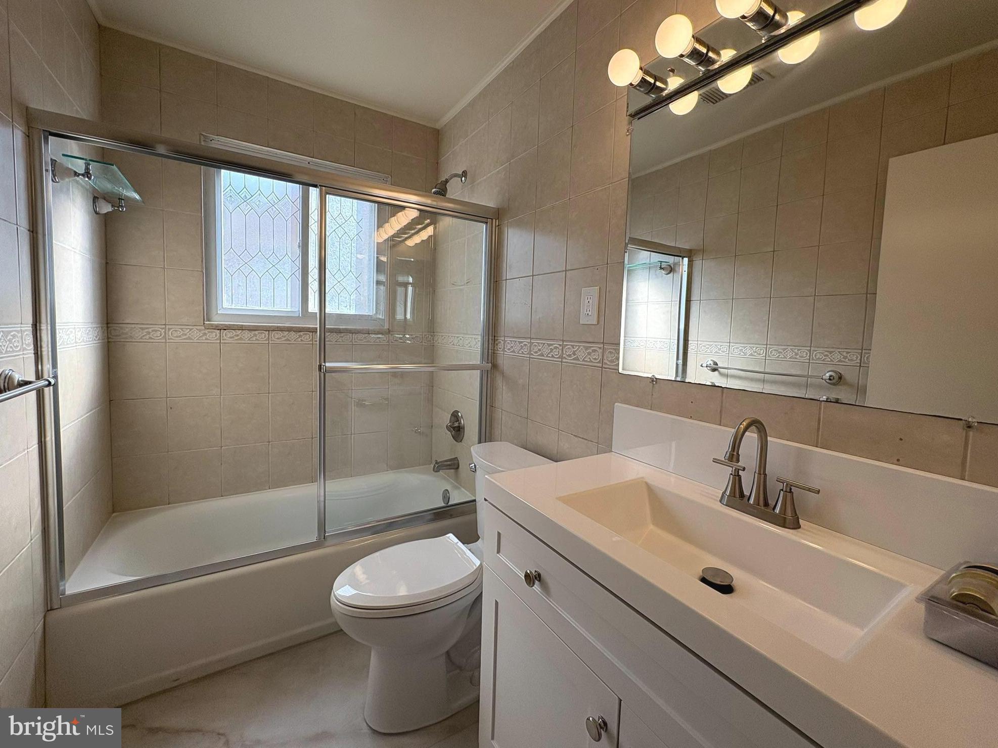 CROSS COUNTRY - Residential Lease