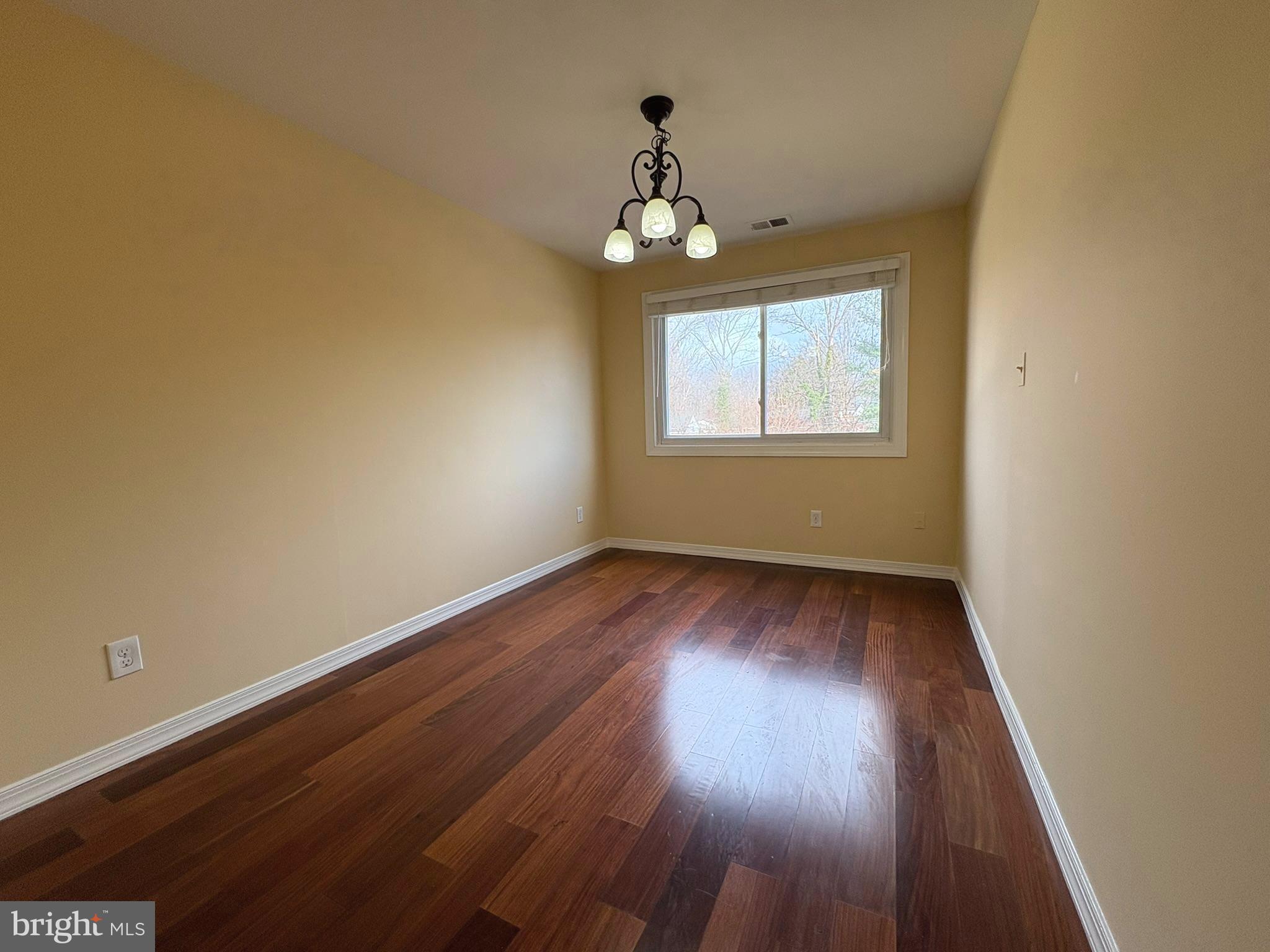 CROSS COUNTRY - Residential Lease