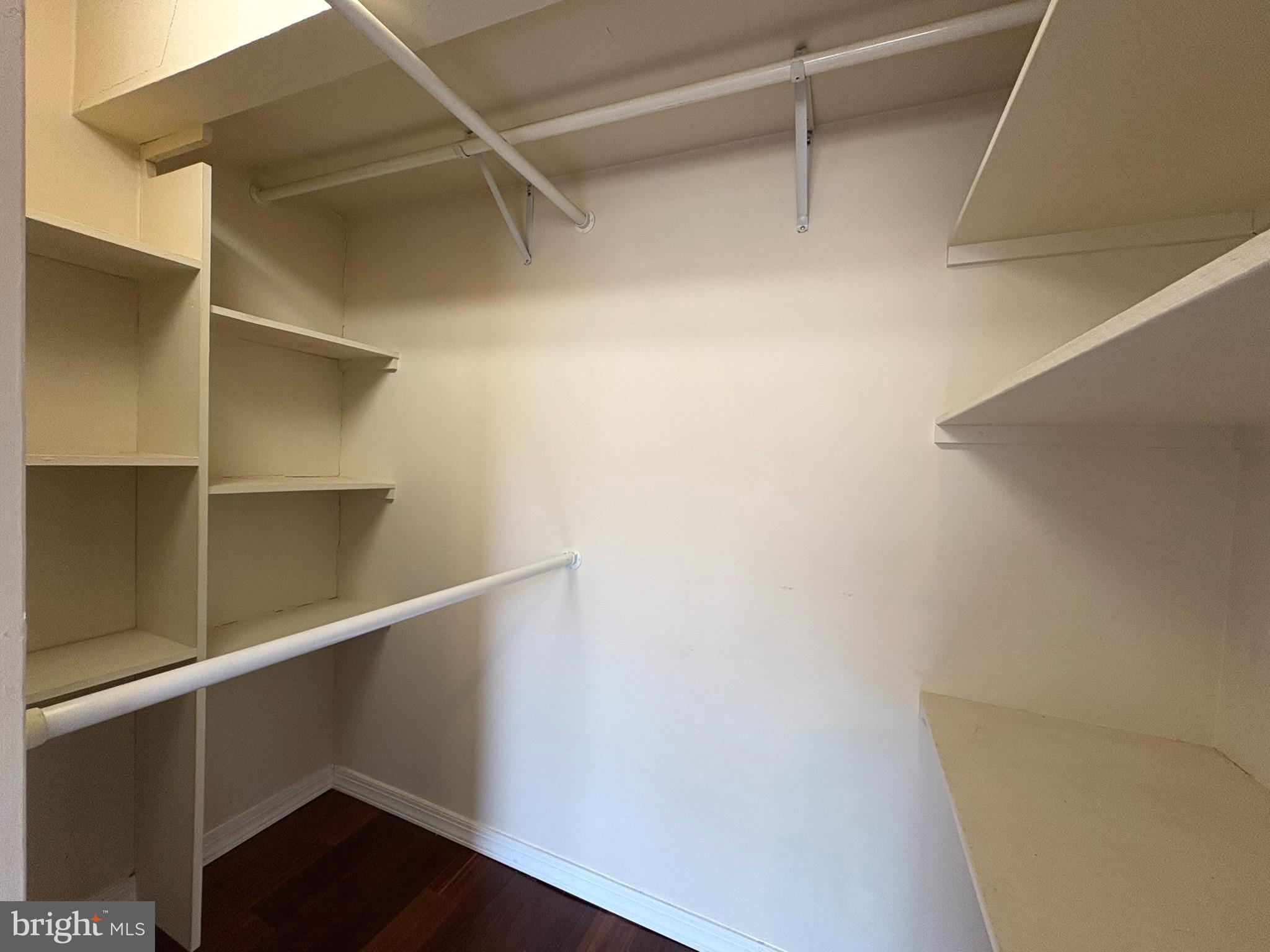 CROSS COUNTRY - Residential Lease