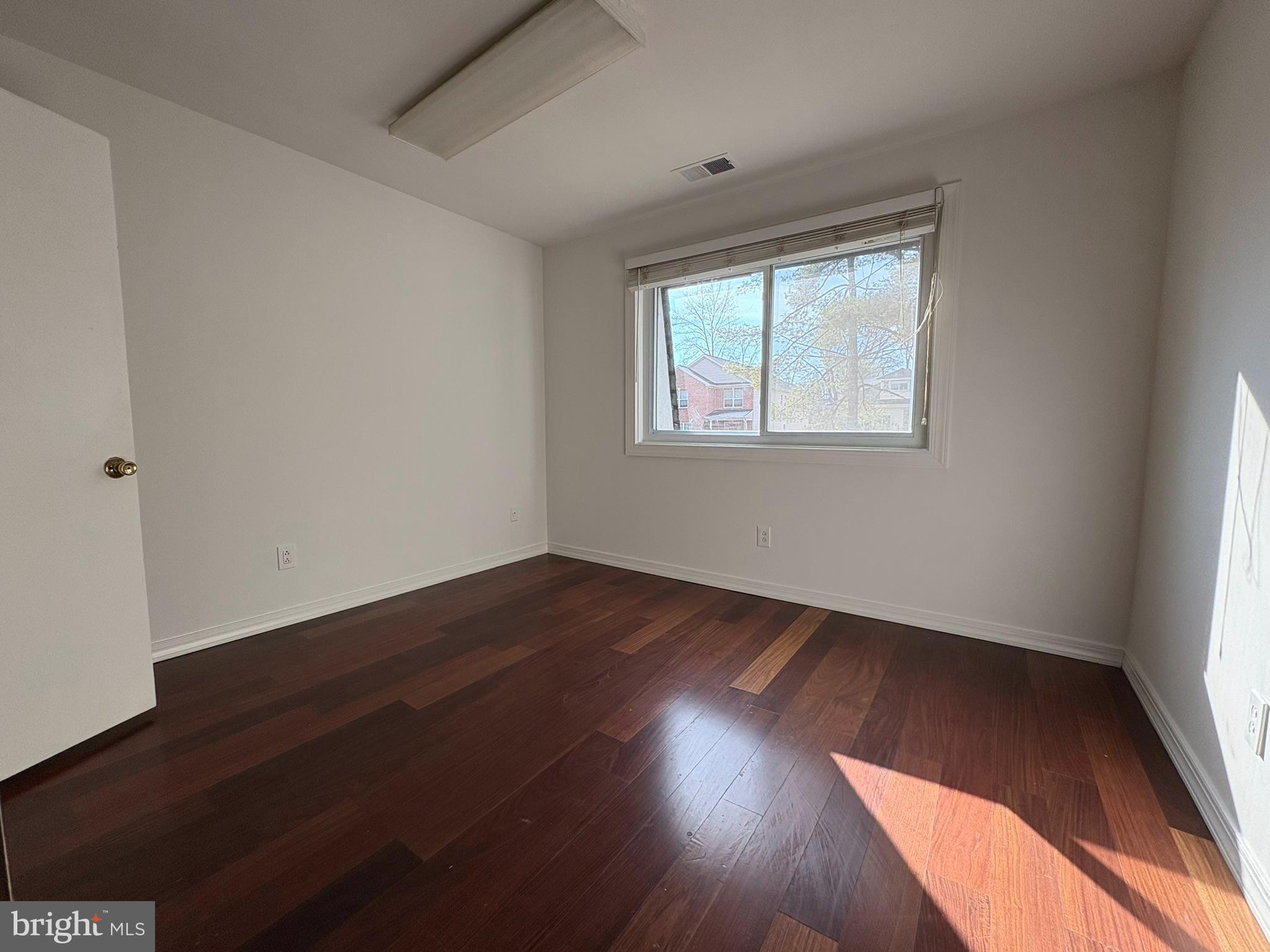 CROSS COUNTRY - Residential Lease