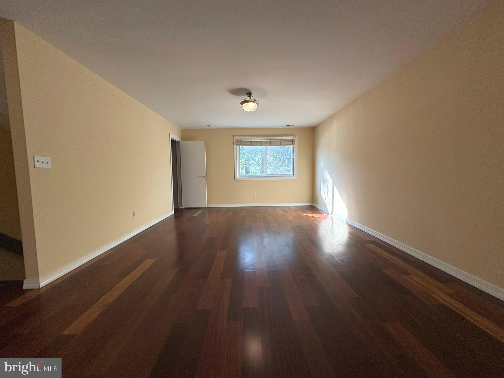 CROSS COUNTRY - Residential Lease