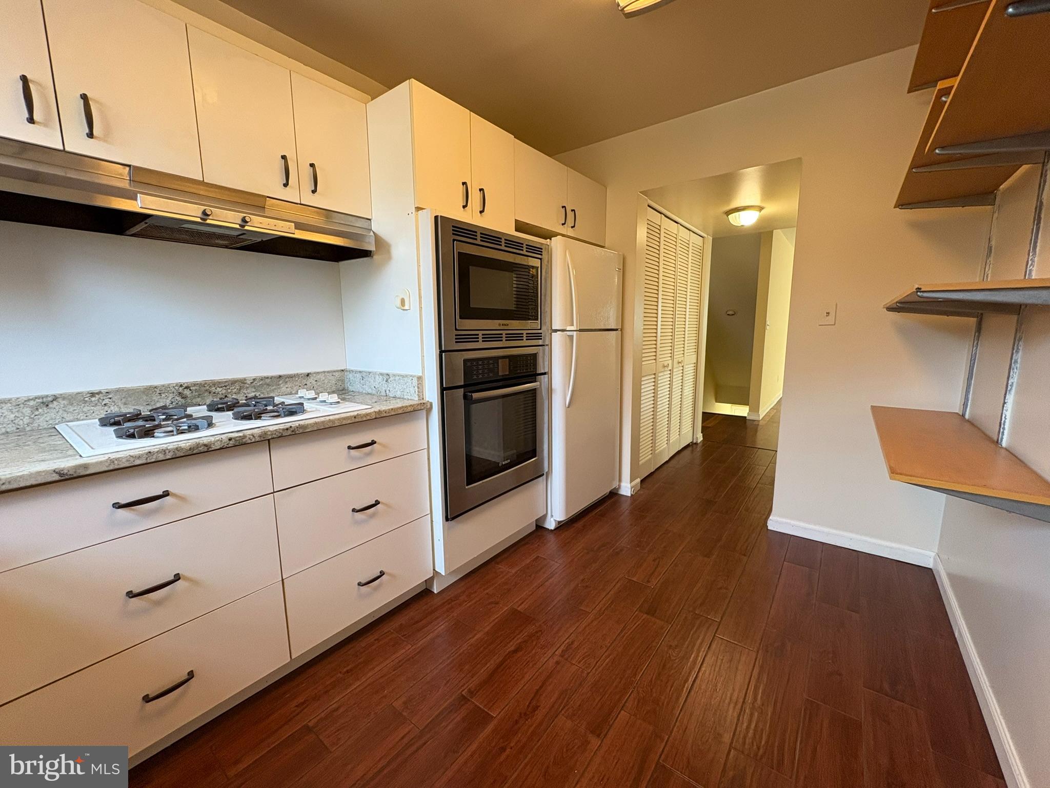 CROSS COUNTRY - Residential Lease