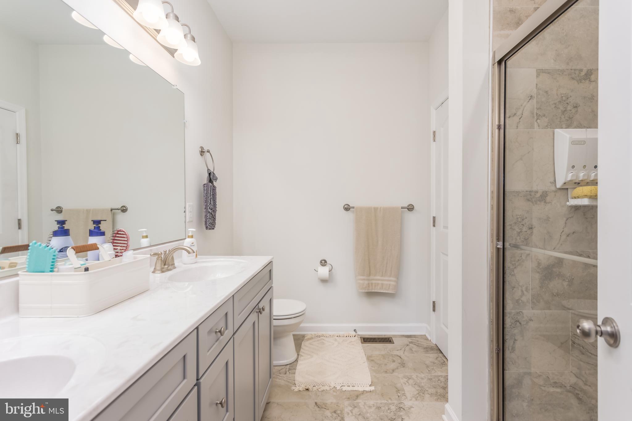 MIDDLE CREEK VISTAS - Residential