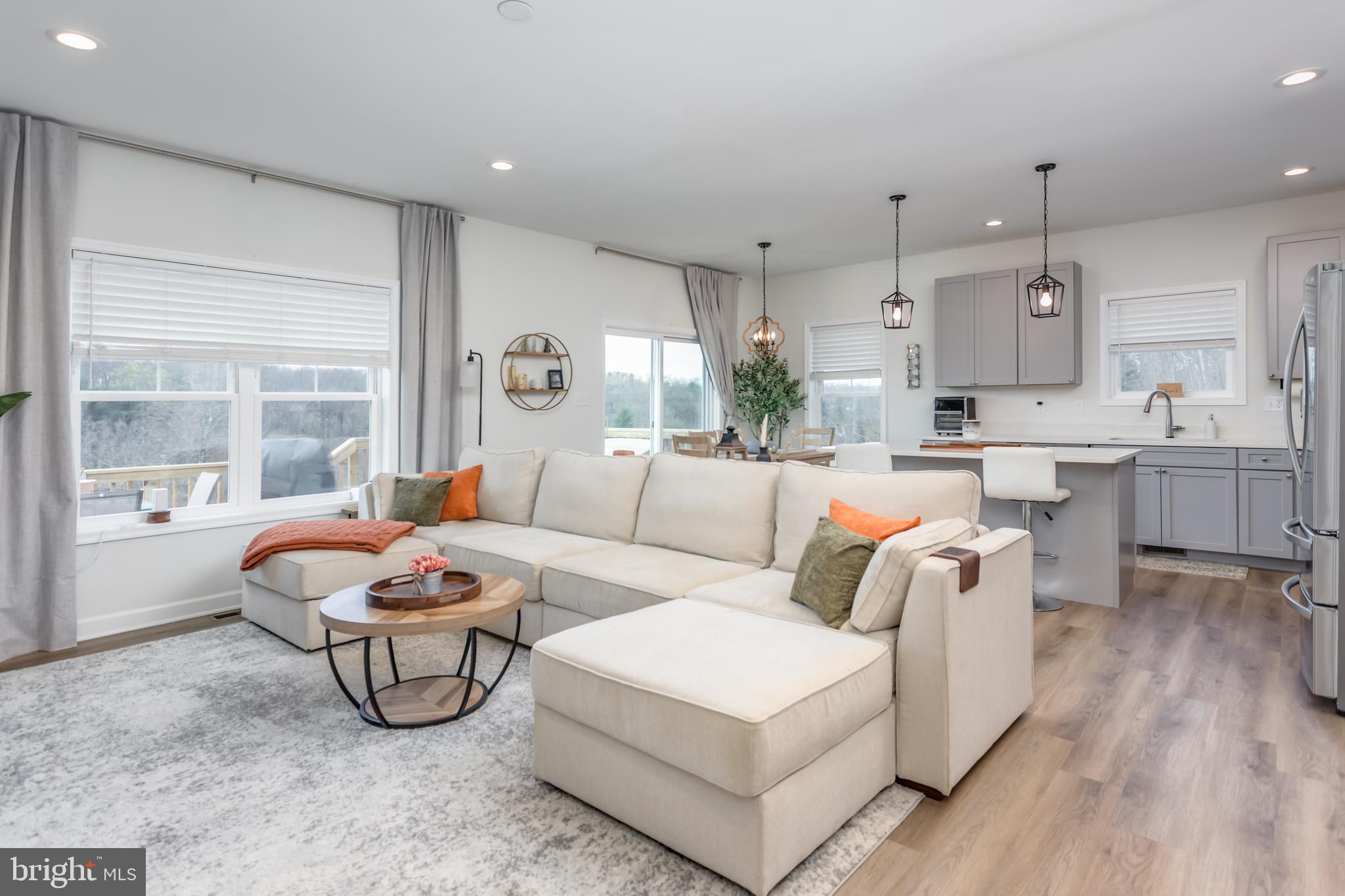 MIDDLE CREEK VISTAS - Residential