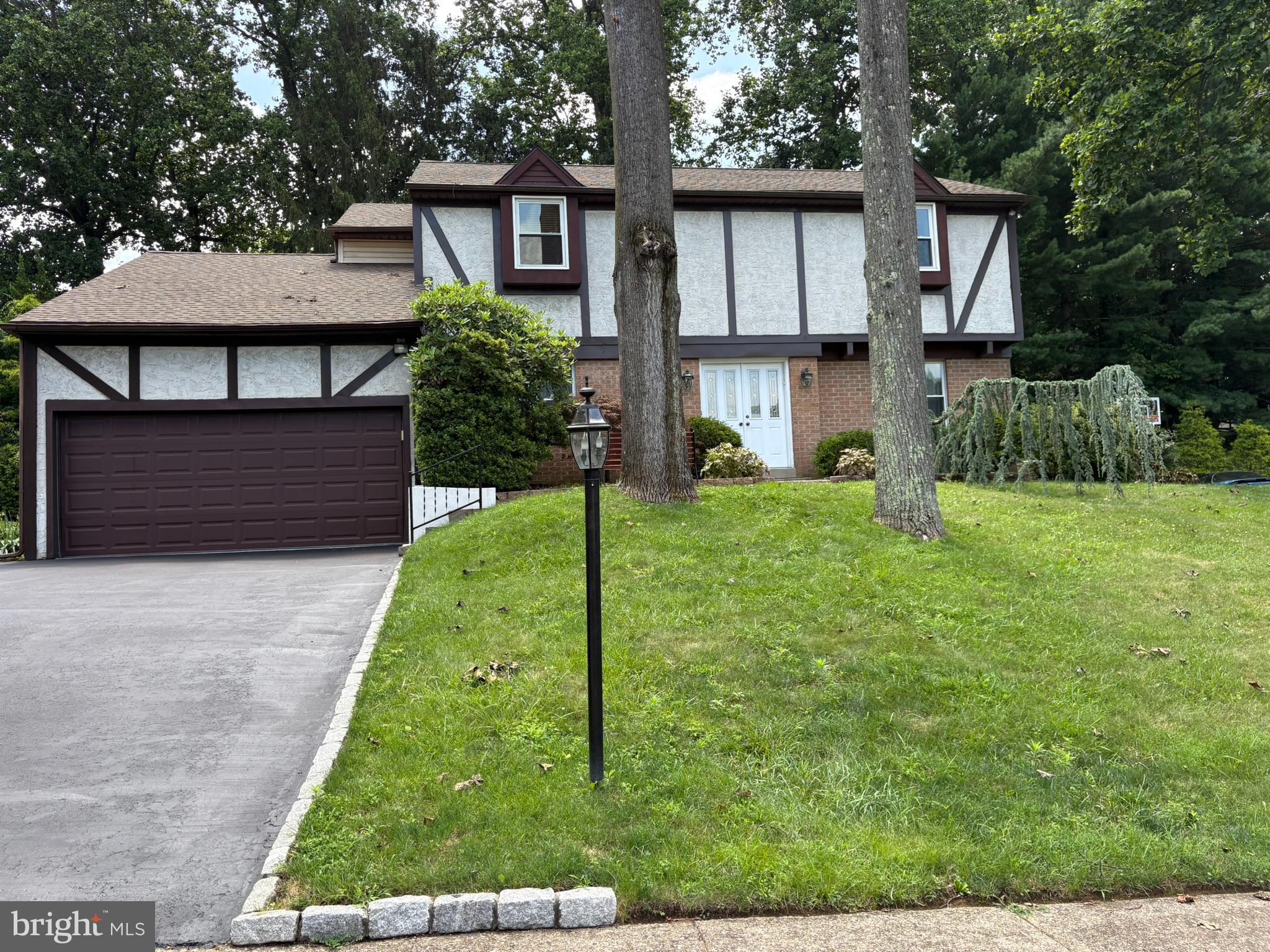 WOODLYN CROSSING - Residential