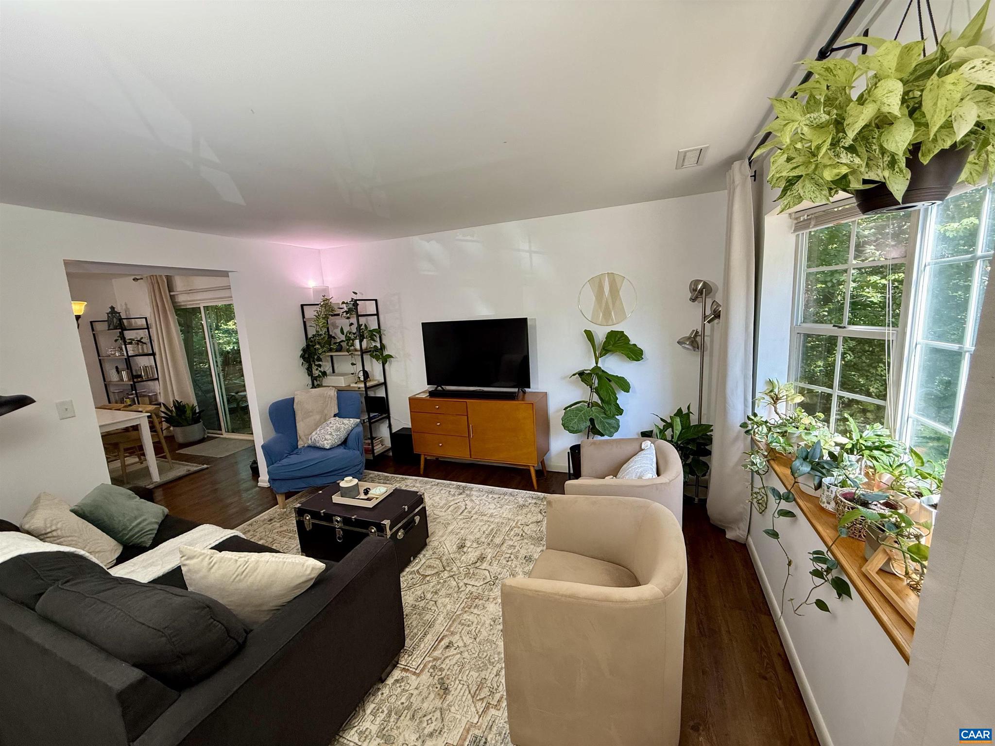 2219 CENTER AVE