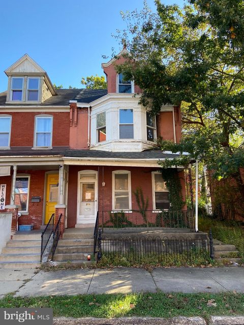 Townhouse For Sale - 559 S Prince Street<br/> LANCASTER, PA 17603