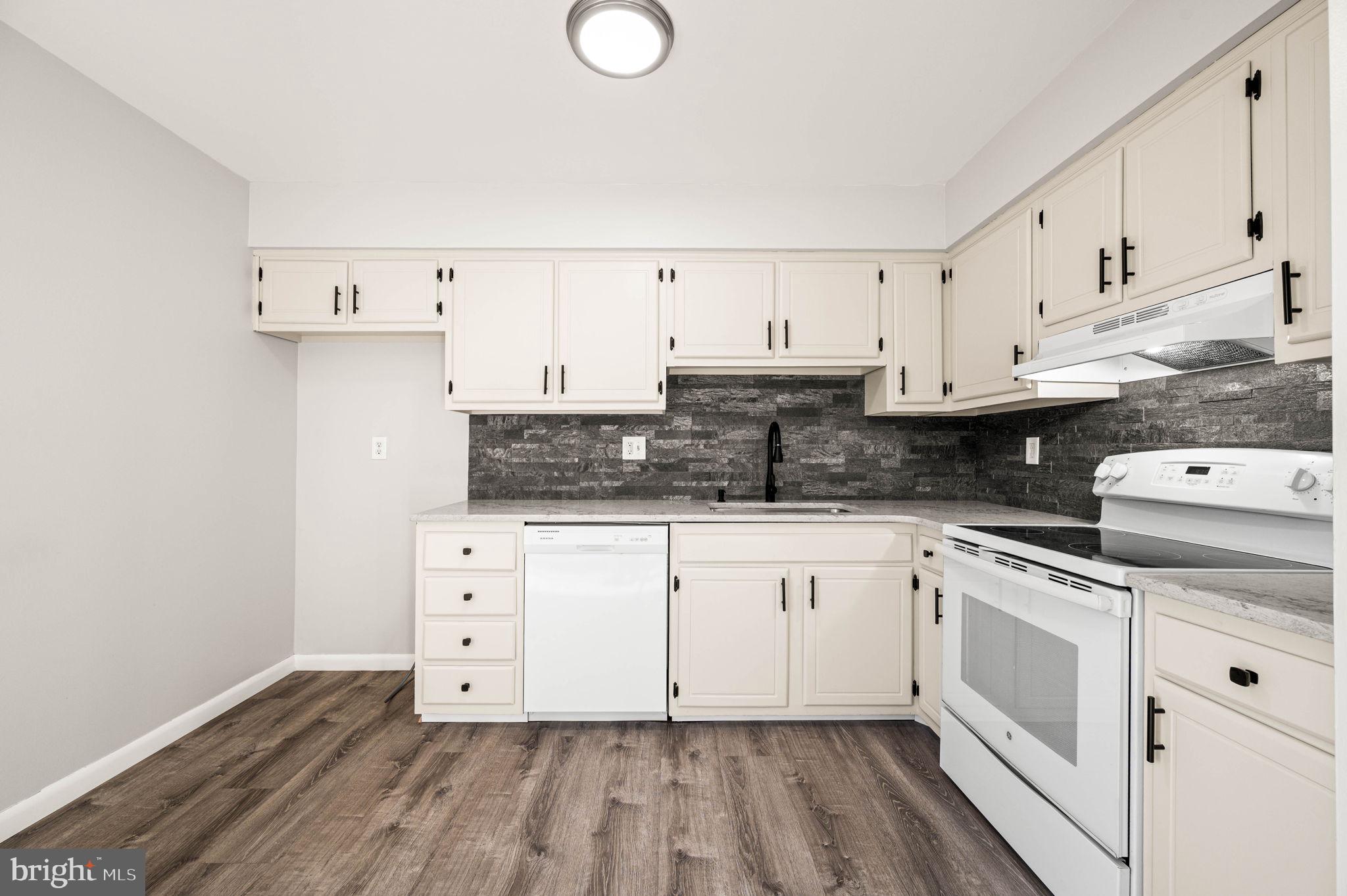 WALNUT RIDGE ESTS - Residential