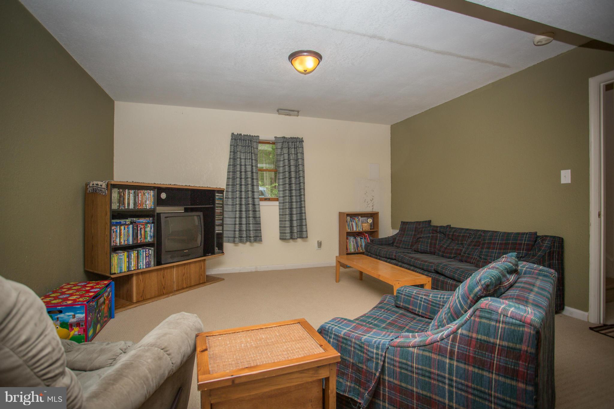 PRESIDENTIAL LAKES - Residential