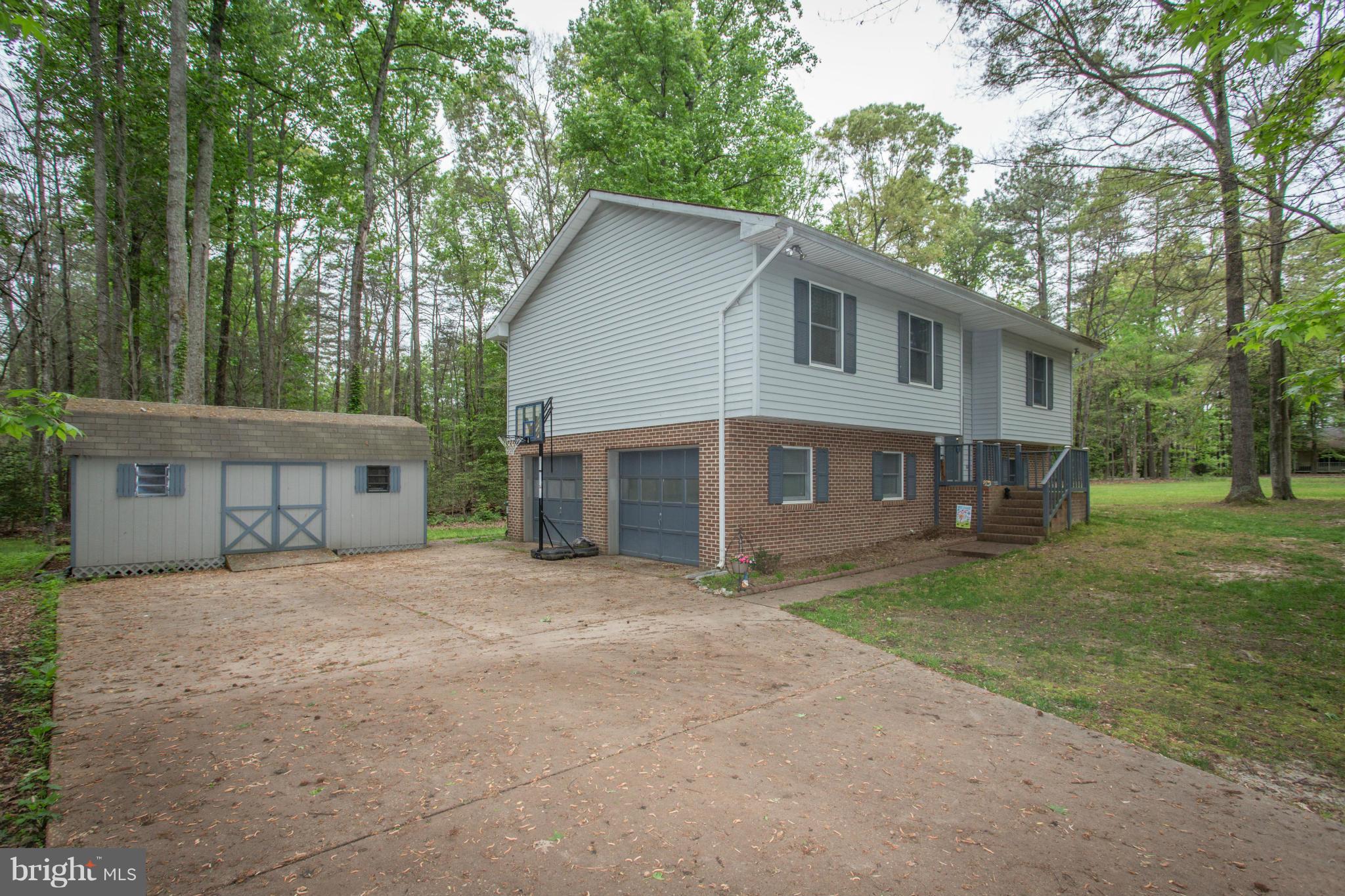 PRESIDENTIAL LAKES - Residential