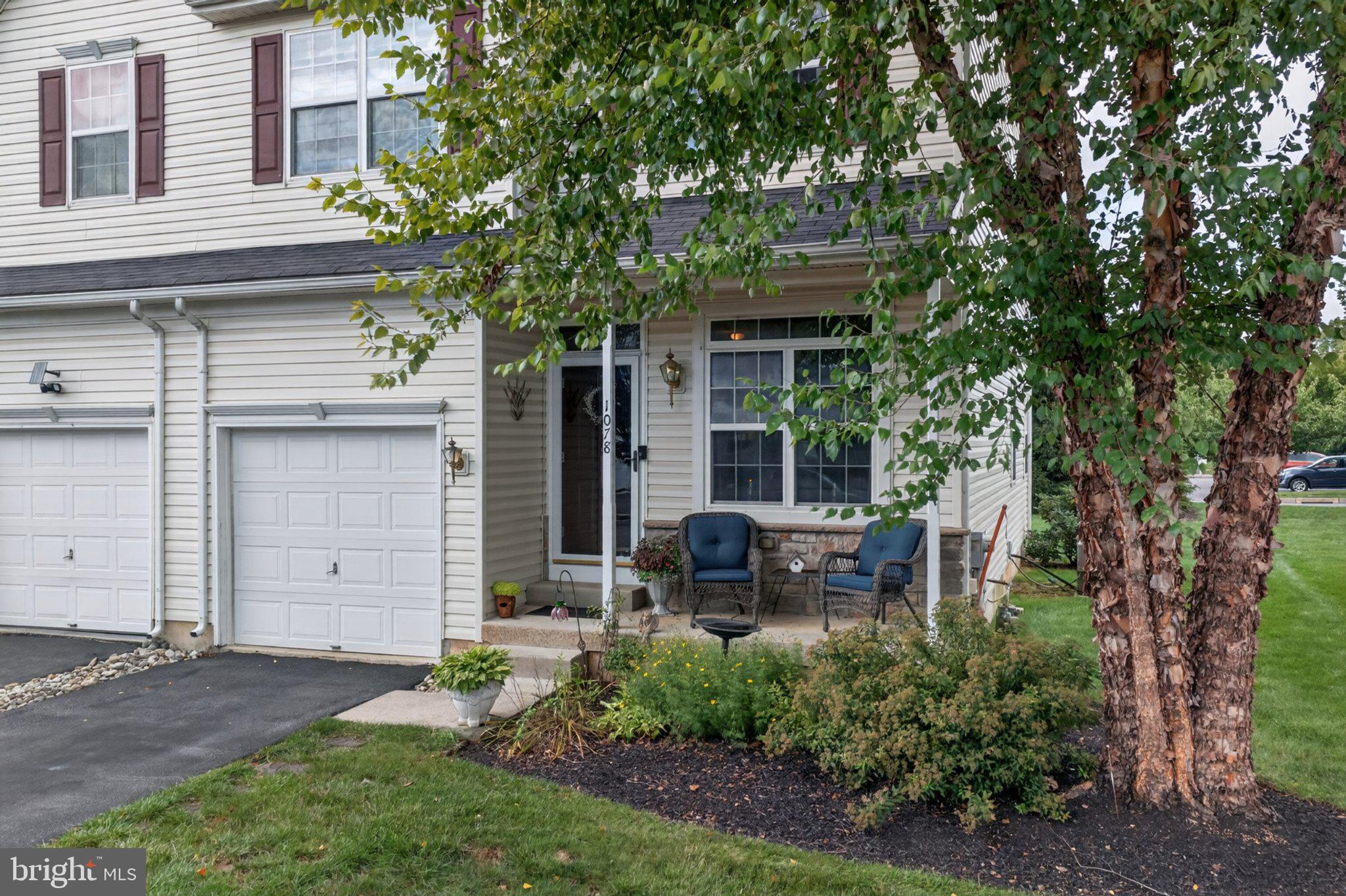 1078 KING WAY