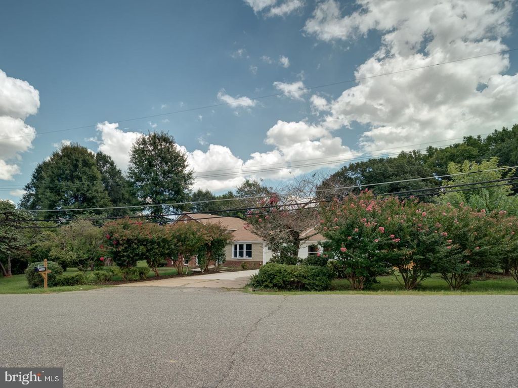 Photo of 11800 Crestwood Avenue S, BRANDYWINE, MD 20613 (MLS # MDPG2185040)