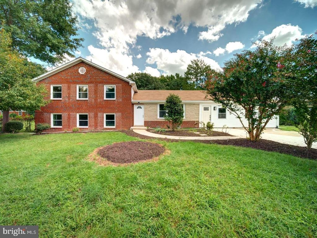 Photo of 11800 Crestwood Avenue S, BRANDYWINE, MD 20613 (MLS # MDPG2185040)