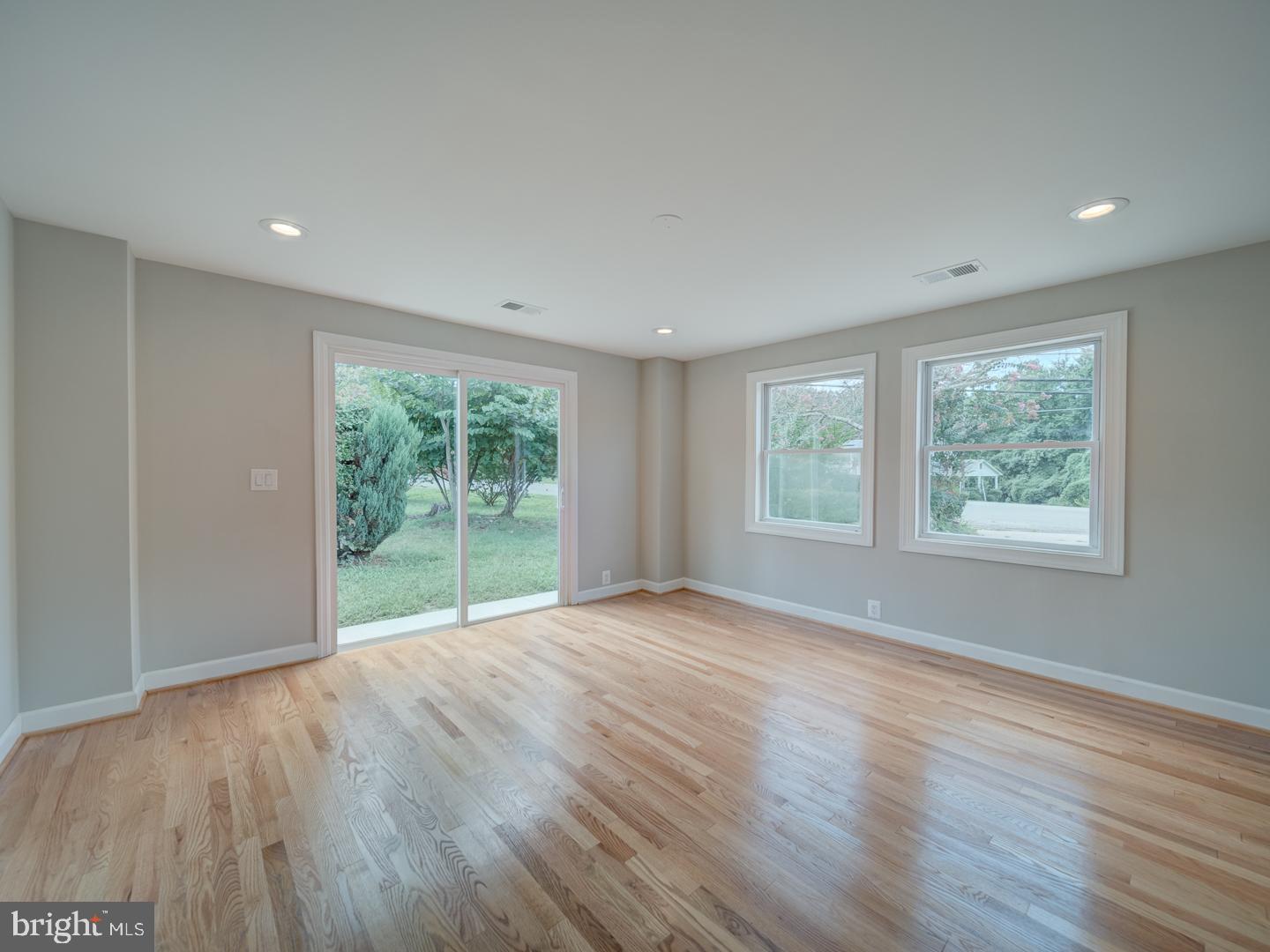 CLINTON ACRES - Residential