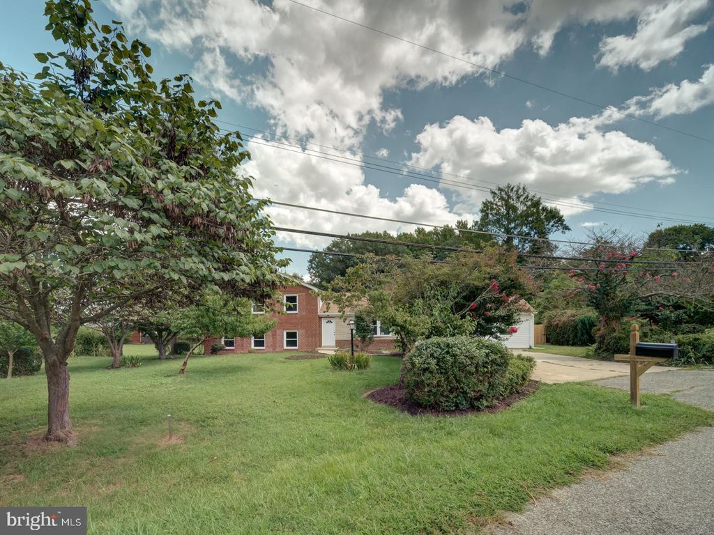 Photo of 11800 Crestwood Avenue S, BRANDYWINE, MD 20613 (MLS # MDPG2185040)