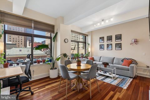 Condo For Sale - 1500 Chestnut Street #4B<br/> PHILADELPHIA, PA 19102