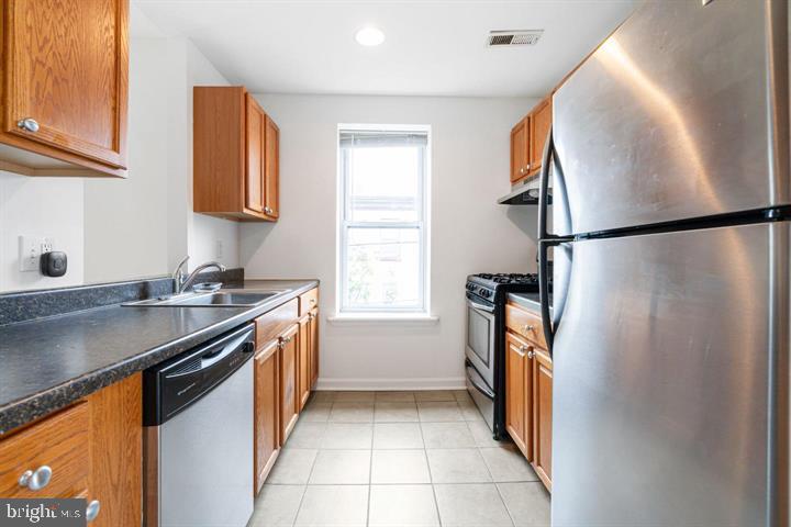 GRADUATE HOSPITAL - Residential Lease