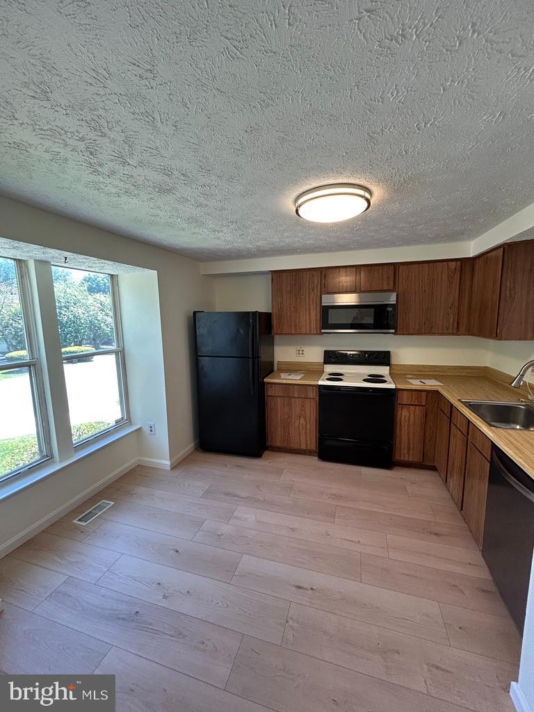 GLEN OAKS - Residential