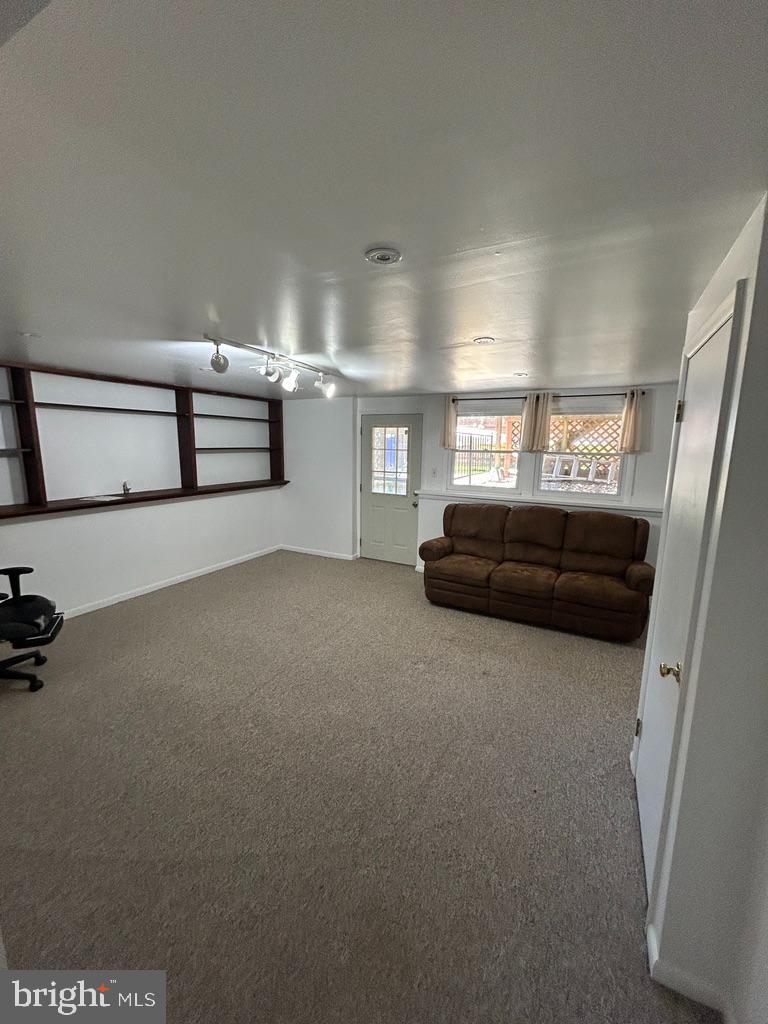 GLEN OAKS - Residential