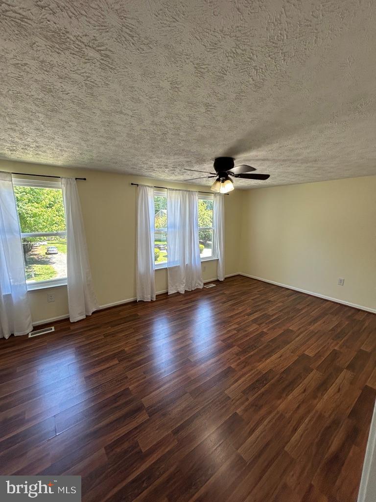 GLEN OAKS - Residential