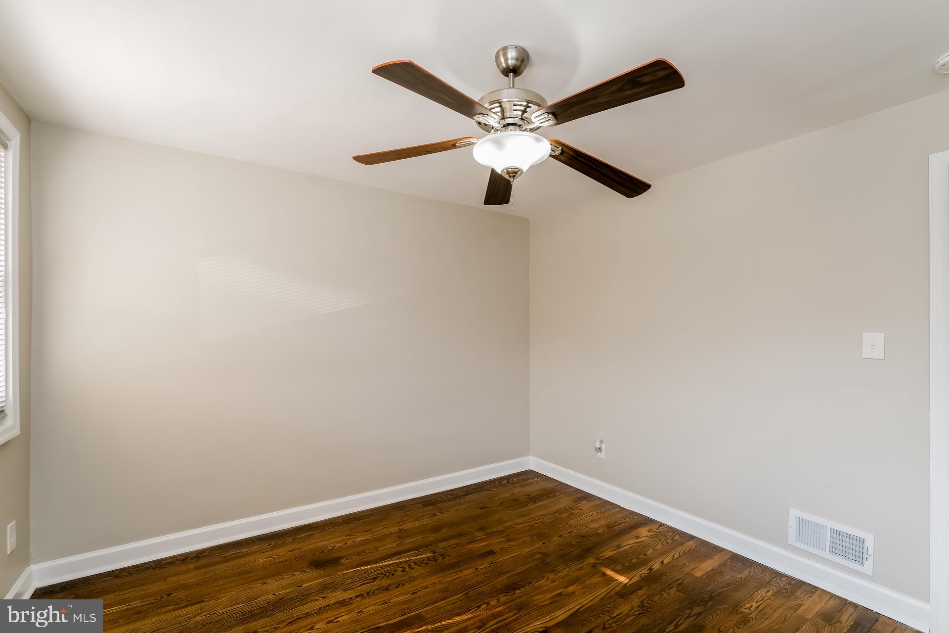 WEST HILLS - Residential Lease