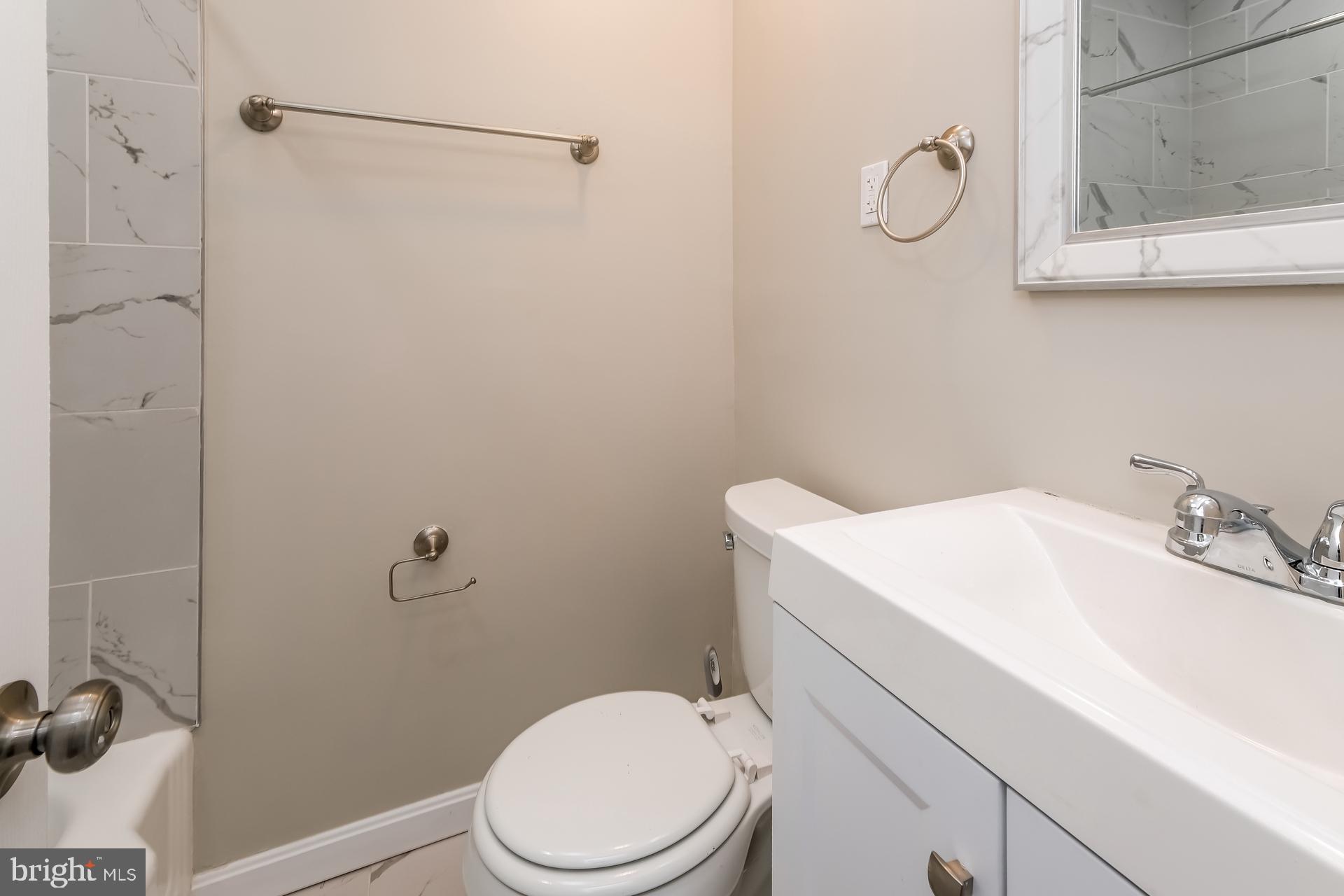 WEST HILLS - Residential Lease