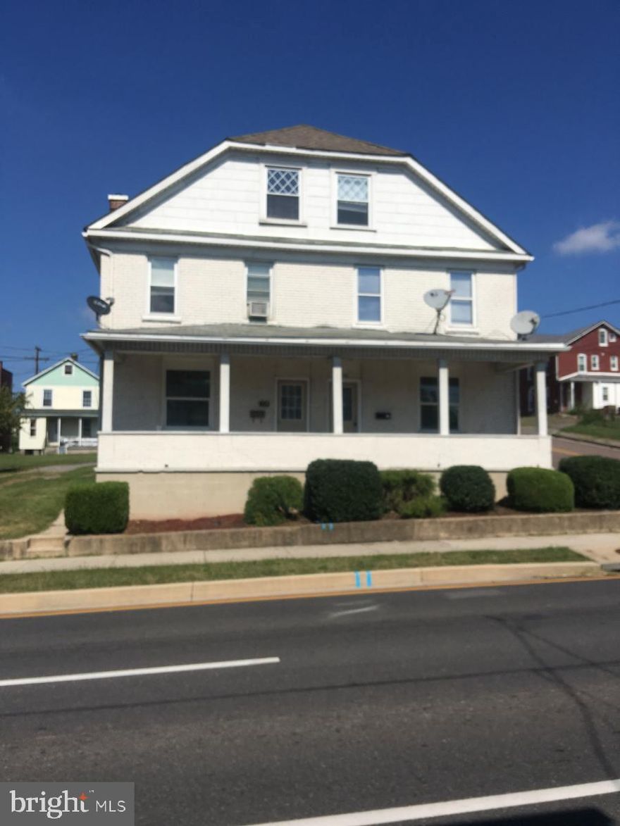VERY NICE BRICK DUPLEX WITH EXCELLENT RENTAL HISTORY - AVERAGING  OVER $25,000 PER YEAR - ONE SIDE HAS ATTIC FINISHED WHICH CAN BE A 4TH BEDROOM - TENANTS PAY ALL UTILITIES - NICE PROPERTY - PRIVACY FENCE FOR EACH TENANT - OFF STREET PARKING
APPOINTMENT REQUIRED SINCE PROPERTY IS OCCUPIED