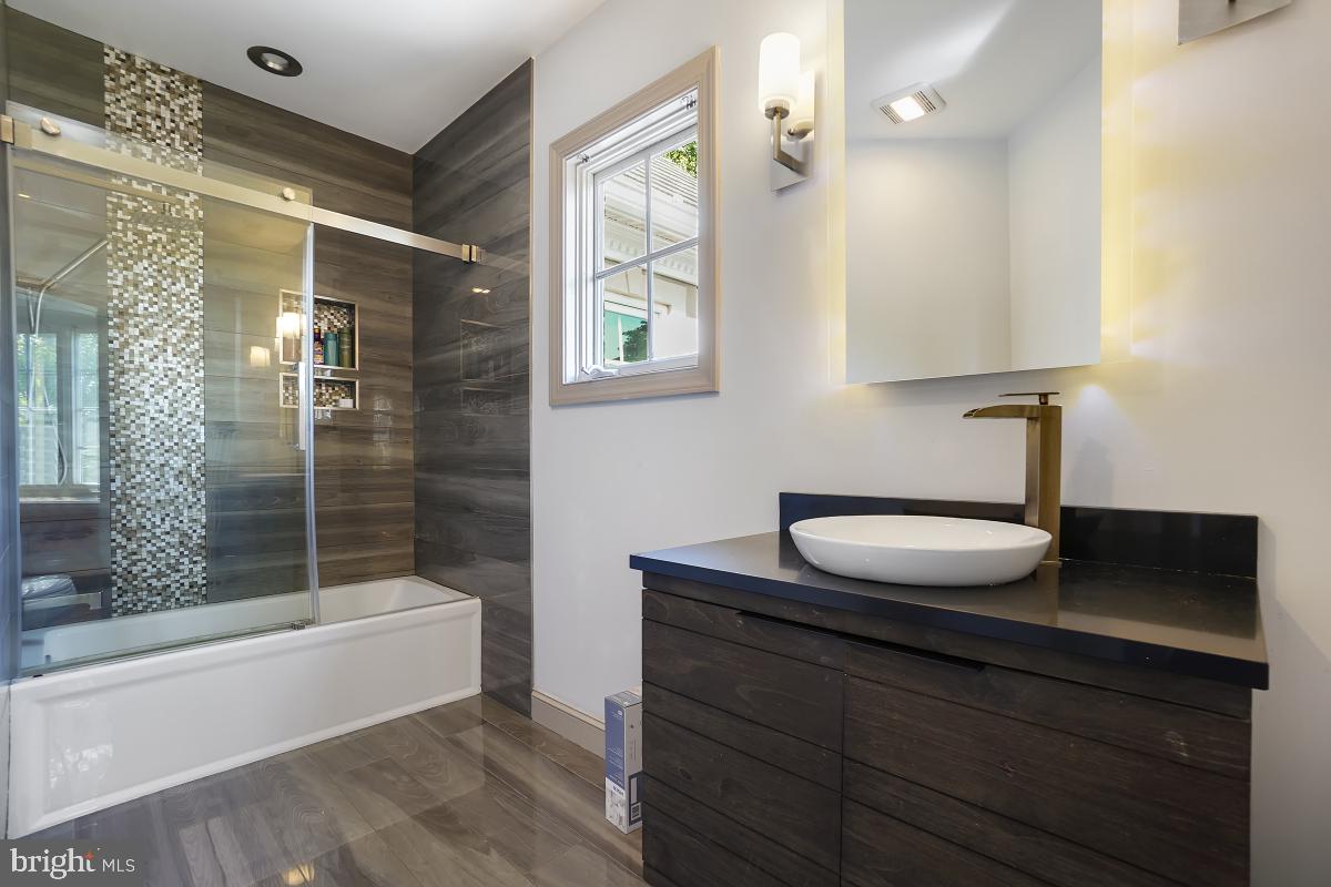 WOODMORE-PLAT 6> - Residential