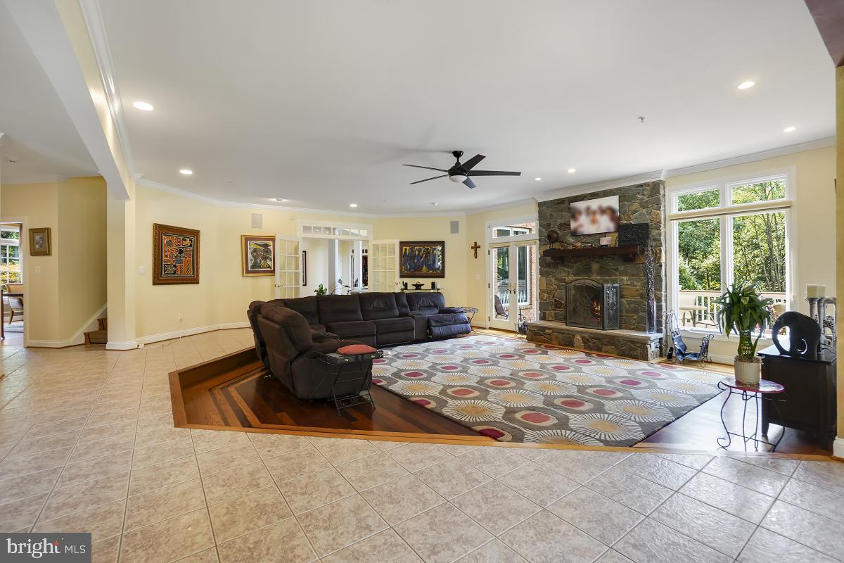 WOODMORE-PLAT 6> - Residential