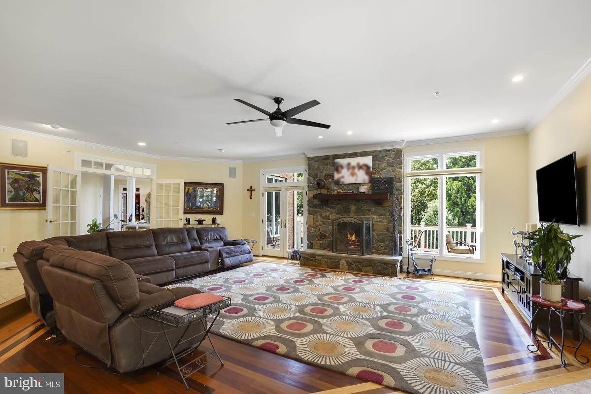 WOODMORE-PLAT 6> - Residential