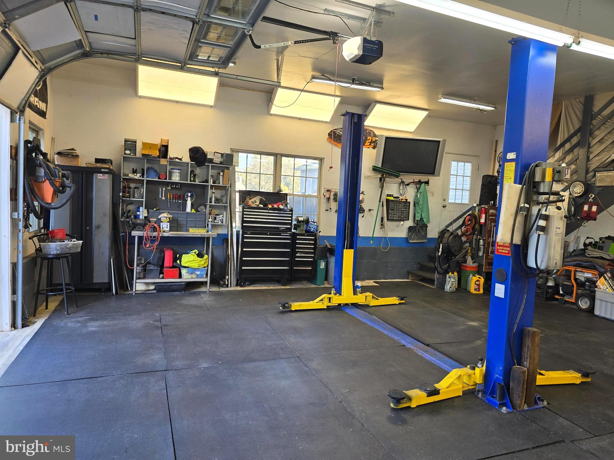 FEASTERVILLE - Residential