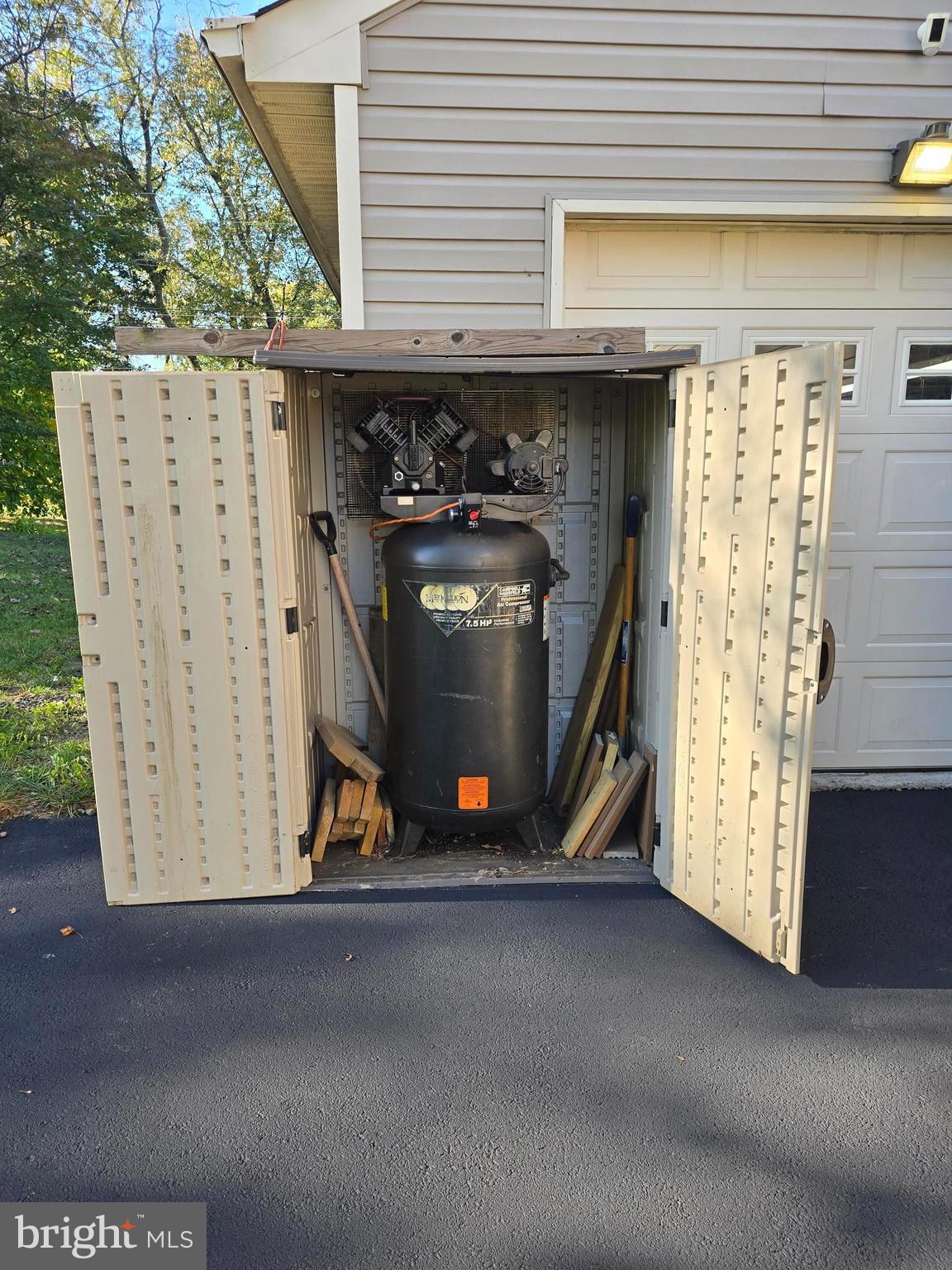 FEASTERVILLE - Residential