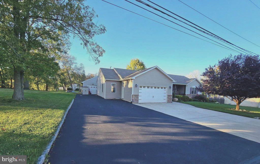 Photo of 1700 Colonial Drive, FEASTERVILLE TREVOSE, PA 19053 (MLS # PABU2107824)