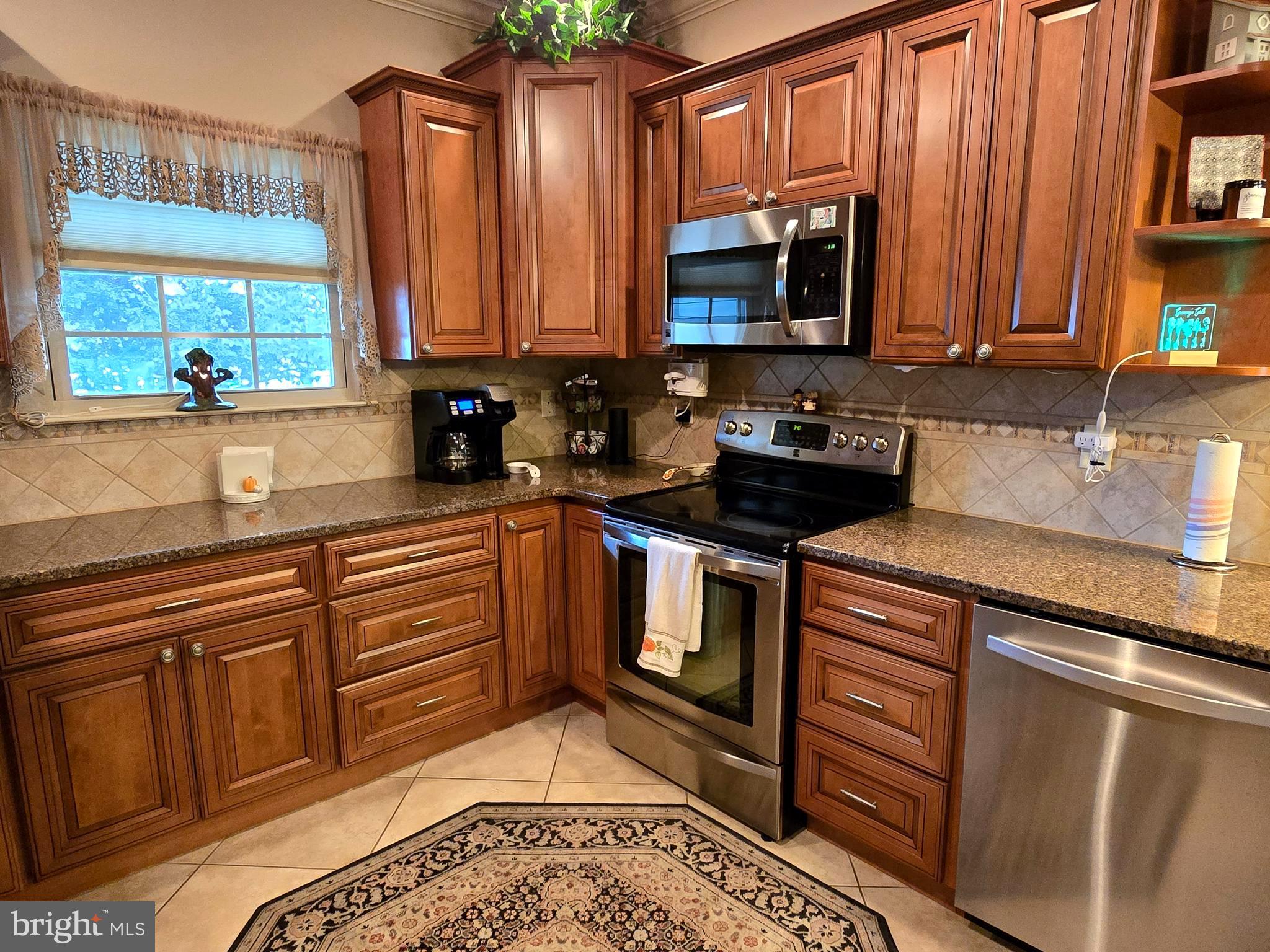 FEASTERVILLE - Residential