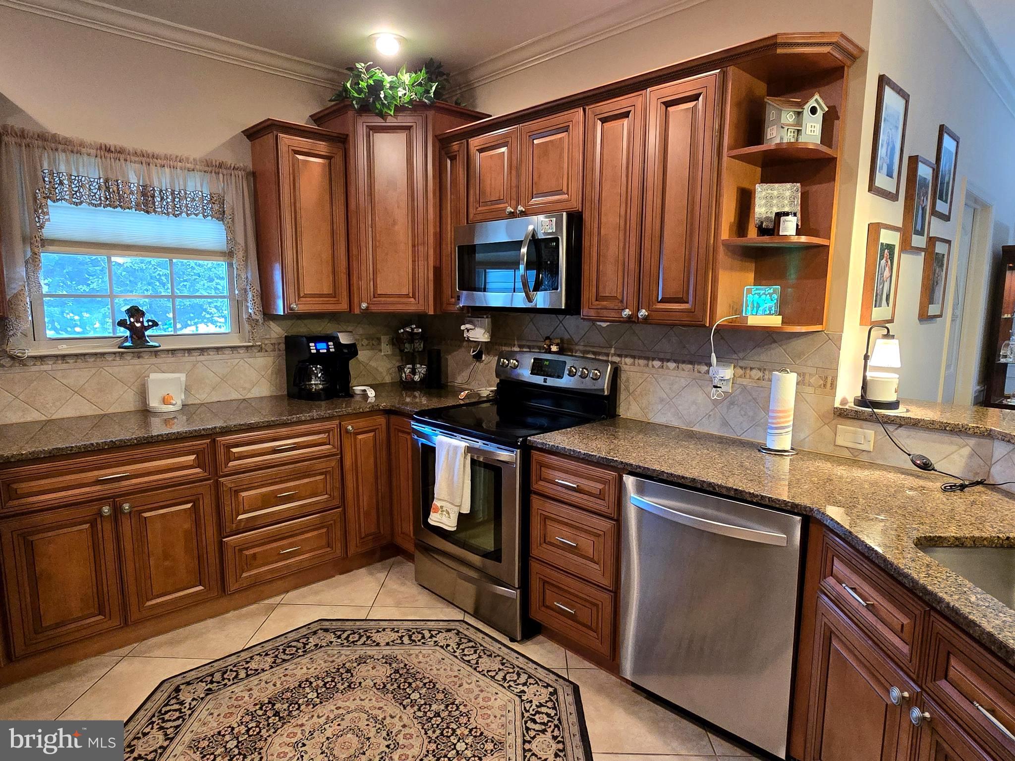 FEASTERVILLE - Residential