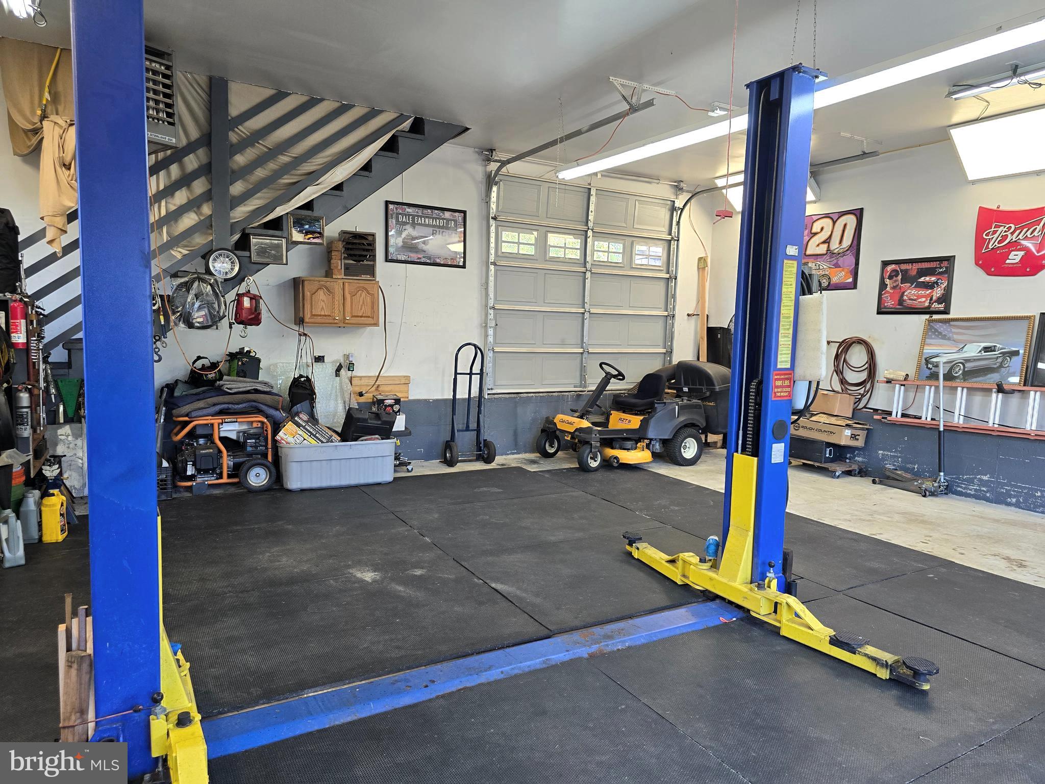 FEASTERVILLE - Residential