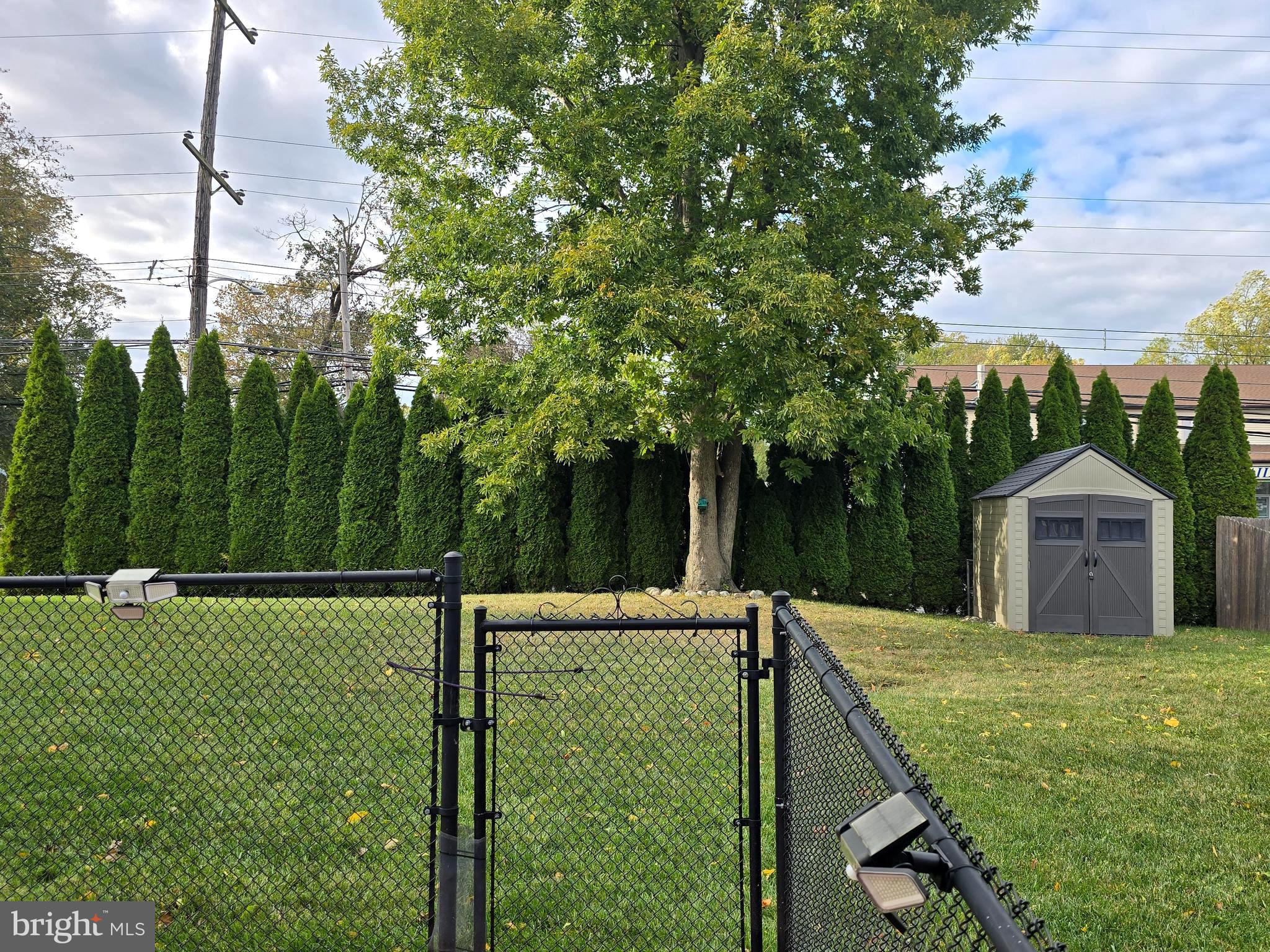 FEASTERVILLE - Residential