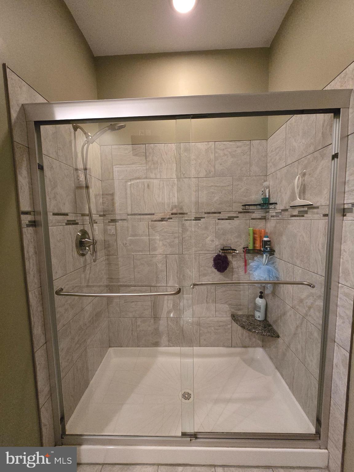 FEASTERVILLE - Residential