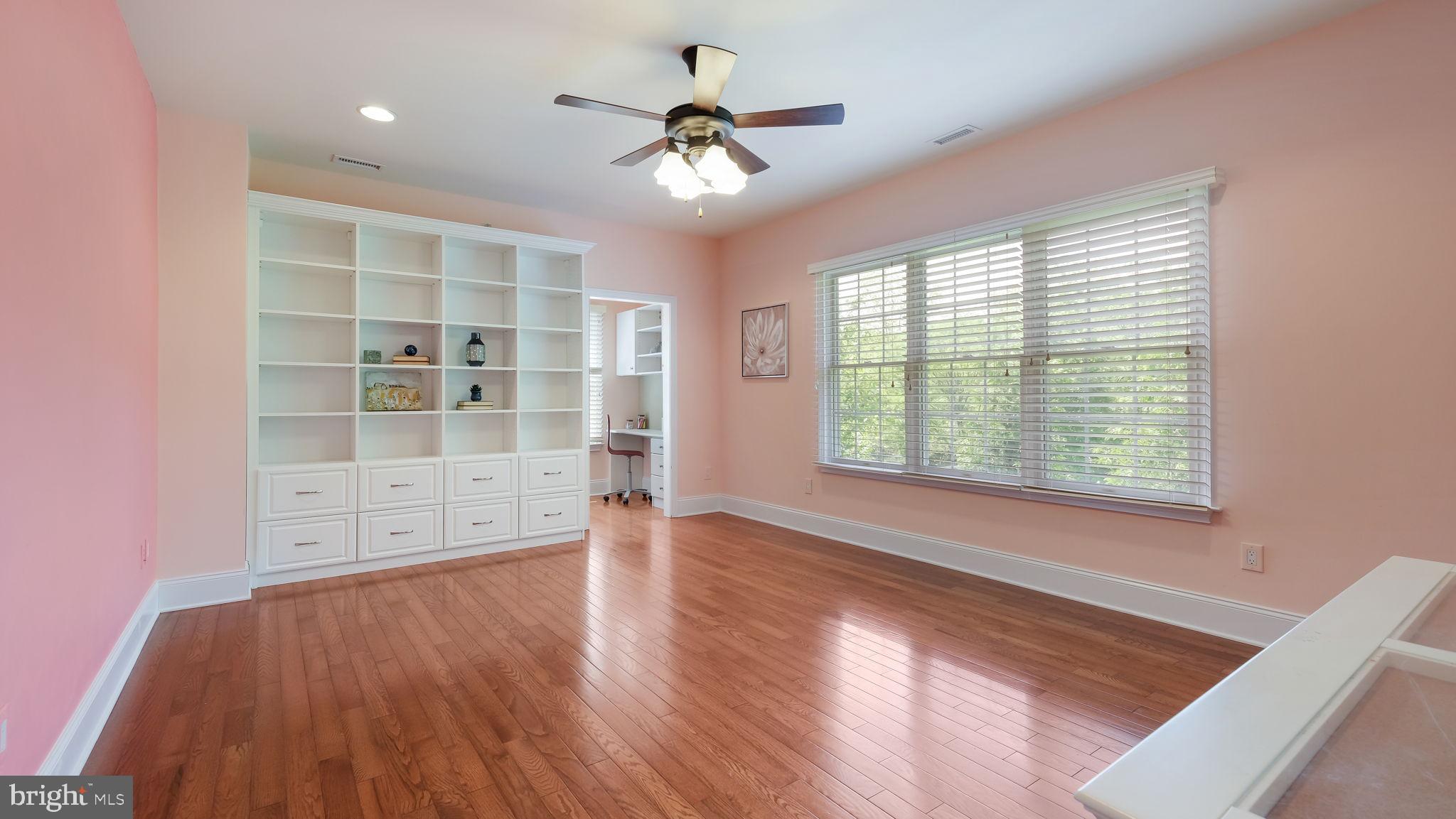 SPRING VALLEY ESTATES - Residential